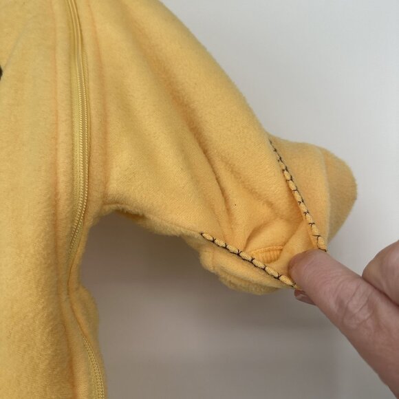 Disney Winnie the Pooh Vintage Fleece snow suit size 0/3 Month - Picture 4 of 6